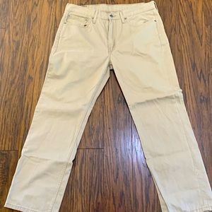 NEW WITHOUT TAG khakis 514 Levi jean pant W36 X L30. Stretched straight fit.